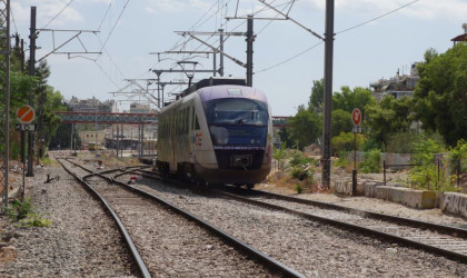 Απεργούν τελικά και τα τρένα