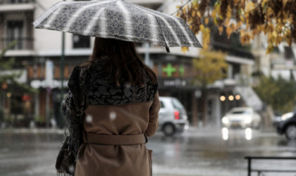 Καιρός; Βροχές και καταιγίδες αύριο με αυξημένες συγκεντρώσεις σκόνης