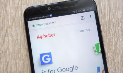 Alphabet: Εκτοξεύτηκε η χρηματιστηριακή της αξία