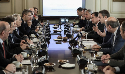 Κυβερνητικό σχέδιο αναπτυξιακής πολιτικής με βαριές υπογραφές