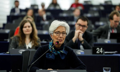 Λαγκάρντ: Έρχονται νέες αυξήσεις επιτοκίων, δύσκολη η αποκλιμάκωση του πληθωρισμού