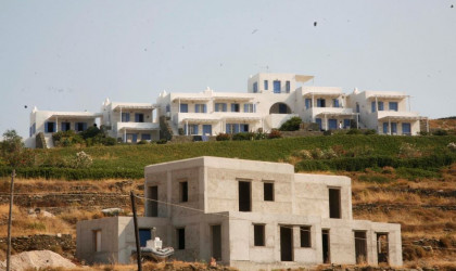 Τροπολογία για να ξεμπλοκάρουν οι οικοδομικές άδειες στα νησιά