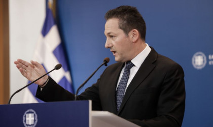 Πέτσας για προσφυγικό: Επιδότηση 25 εκατ. στους Δήμους