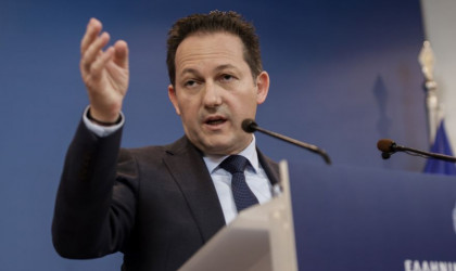 Πέτσας: Μείωση του ΦΠΑ σε φάρμακα και υπηρεσίες για τον καρκίνο