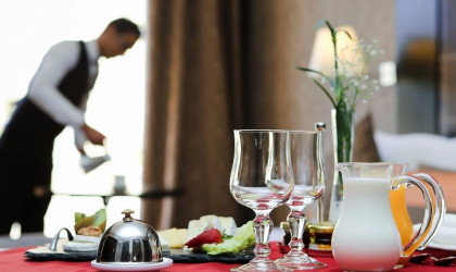 Κορωνοϊός: Τα μέτρα που ζητούν οι ξενοδόχοι -Airbnb, ΦΠΑ, εισφορές, επίδομα ανεργίας