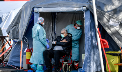 Μείωση 8,32% σημείωσαν οι θάνατοι στην Ελλάδα κατά τις 8 πρώτες εβδομάδες του 2021