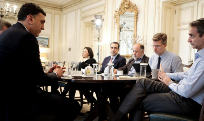 Σύσκεψη στο Μαξίμου για τον κορωνοϊό - Τι ζήτησε ο Μητσοτάκης