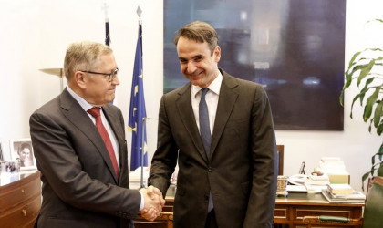 Αναβάλλεται για το Σάββατο η συνάντηση Μητσοτάκη - Ρέγκλινγκ