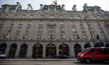 Γιατί ο πλουσιότερος άνθρωπος της Ευρώπης θέλει να αγοράσει το Ritz του Λονδίνου