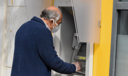 Τράπεζες: Ποιες συναλλαγές δεν θα γίνονται από την Τρίτη στα γκισέ