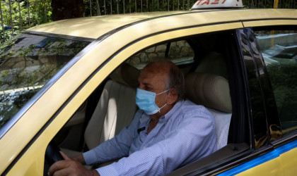 Σύντομα θα επιτρέπεται και δεύτερος επιβάτης στα ταξί