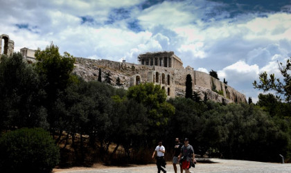 Bloomberg: Η επιτυχής διαχείριση του κορωνοϊού από την Ελλάδα ανταμείβεται