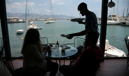 Ανακάμπτει η αγορά εργασίας -Οι Ελληνες εργοδότες «βλέπουν» προσλήψεις