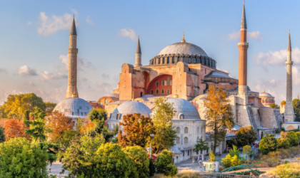 Ο Ερντογάν υπέγραψε το διάταγμα για να γίνει τζαμί η Αγία Σοφιά 