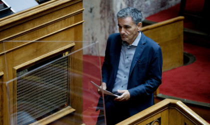 Tσακαλώτος: Ο κ. Σταϊκούρας δεν είπε τίποτα για παράταση της προστασίας της α' κατοικίας