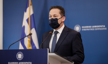 Πέτσας: Κανένα ξεχωριστό μέτρο για τους άνω των 65 ετών