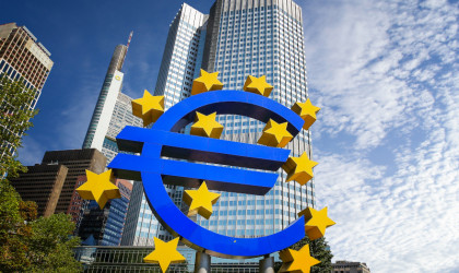 Πάνω από 100 οικονομολόγοι ζητούν διαγραφή των δημόσιων χρεών από την ΕΚΤ