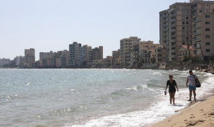 Μύδροι από τον Κύπριο υπουργό Αμυνας κατά της Τουρκία για το άνοιγμα των Βαρωσίων