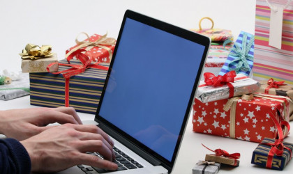 Οι χριστουγεννιατικες αγορές των Ελλήνων στο eBay