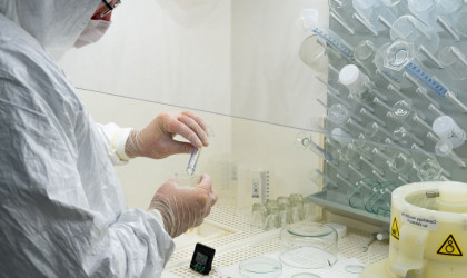 ΗΠΑ: Εγκρίθηκε το εμβόλιο των Pfizer και BioNTech