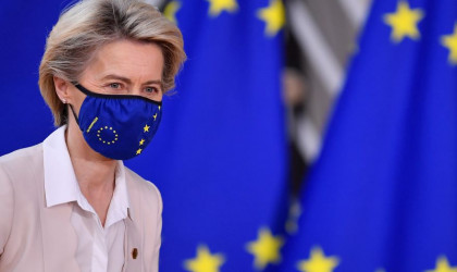 Φον Ντερ Λάιεν: Εντός του καλοκαιριού θα εμβολιάσουμε το 70% των Ευρωπαίων