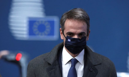 Politico: Πιστοποιητικό εμβολιασμού προτείνει ο Μητσοτάκης στην ΕΕ
