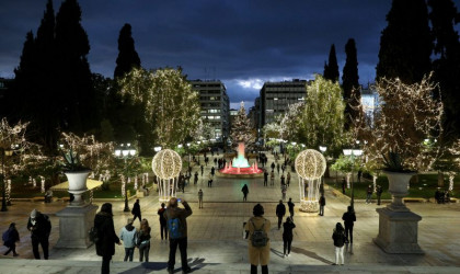 Πέφτει το κόστος δανεισμού- Ανεβαίνουν οι προσδοκίες για μέτρα στήριξης