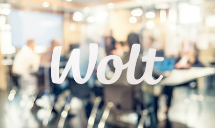 H Wolt αντισταθμίζει τις εκπομπές άνθρακα για κάθε παραγγελία που παραδίδει