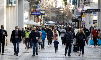 Δωρεάν διανομή μασκών και αντισηπτικών στην Ερμού τη Δευτέρα