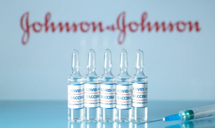 Αναστέλλονται στις ΗΠΑ οι εμβολιασμοί με Johnson & Johnson λόγω περιστατικών θρόμβωσης