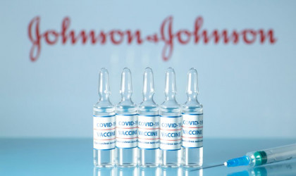 Ο EMA επανεξετάζει το εμβόλιο της Johnson & Johnson για πιθανές θρομβώσεις