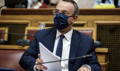 Σταϊκούρας: Δέσμη 5 μέτρων για δανειολήπτες και τράπεζες