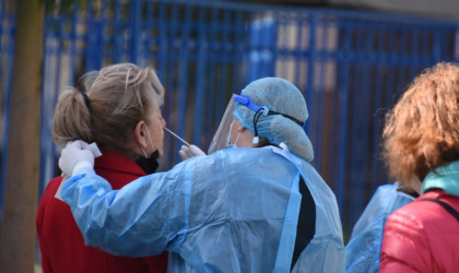 Κορωνοϊός: 3.445 νέα κρούσματα, 743 διασωληνωμένοι, 75 θάνατοι