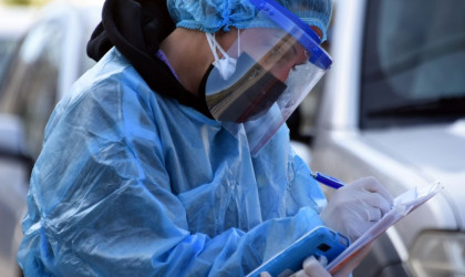Κορωνοϊός: 3.232 κρούσματα, 755 διασωληνωμένοι, 70 θάνατοι 