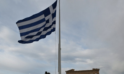 Το ΔΝΤ “βλέπει” χαμηλά πλεονάσματα και υψηλό Χρέος ως το 2026 
