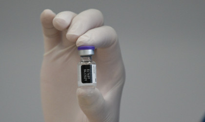 Pfizer και Moderna αυξάνουν την τιμή των εμβολίων τους