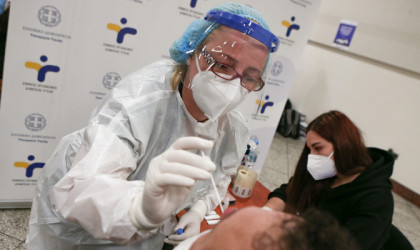Κορωνοϊός: Στα 18.297 τα νέα κρούσματα - 28 οι θάνατοι, 98 οι διασωληνωμένοι