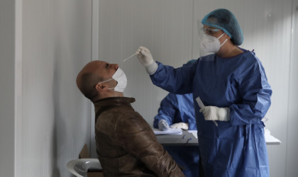 Διευκρινίσεις για την υποβολή στο ΠΣ ΕΡΓΑΝΗ της υπεύθυνης δήλωσης για τη διενέργεια rapid test