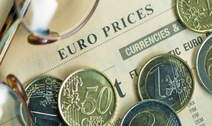 Συνάλλαγμα: Οριακή πτώση για το ευρώ 