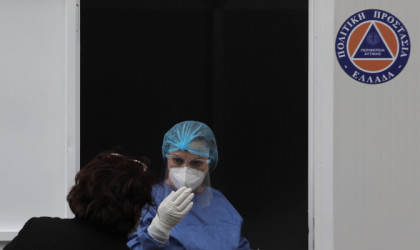 Κορωνοϊός: Ανανεωμένες οδηγίες του ΕΟΔΥ για την καραντίνα
