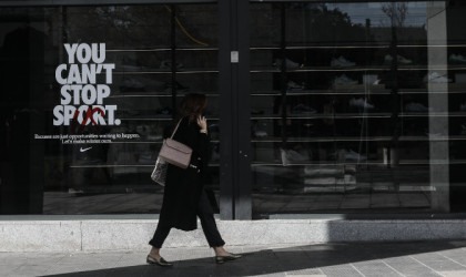 Το λιανεμπόριο μετρά τις αντοχές του