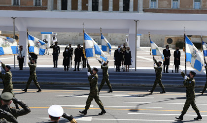 Με μεγαλειώδη στρατιωτική παρέλαση η Ελλάδα τίμησε τα 200 χρόνια από την κήρυξη της Επανάστασης