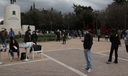 Κορωνοϊός: Εκατοντάδες rapid tests διενεργήθηκαν σήμερα στο Πεδίο του Άρεως και στο Πάρκο Τρίτση