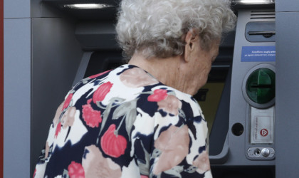 Συντάξεις Ιουνίου: Πότε ξεκινάνε οι πληρωμές – Οι ημερομηνίες για όλα τα ταμεία 