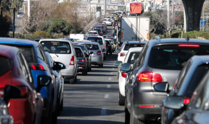 Στο 50% μέχρι το 2030 θέλει να μειώσει τους θανάτους και τους σοβαρούς τραυματισμούς από τα ατυχήματα αυτοκινήτων η Ευρωπαϊκή Επιτροπή