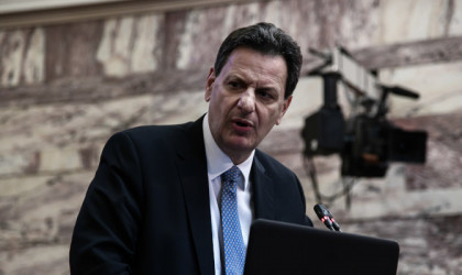 Σκυλακάκης: Προτεραιότητα οι αδύναμοι