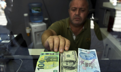  Κοντά σε ιστορικά χαμηλό επίπεδο υποχώρησε η τουρκική λίρα