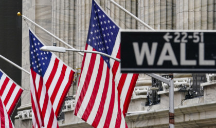 Κλείσιμο με οριακή πτώση στη Wall Street