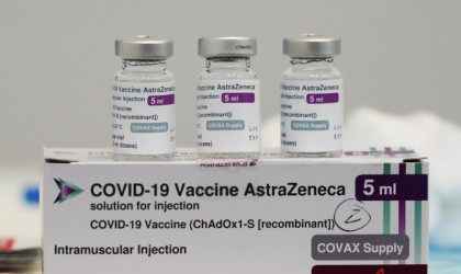 Κομισιόν: Δεν ζητάμε οικονομική αποζημίωση από την AstraZeneca – Διεκδικούμε τις δόσεις των εμβολίων