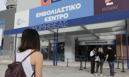 Πιερρακάκης: Εκδόθηκαν 350.000 πιστοποιητικά εμβολιασμού